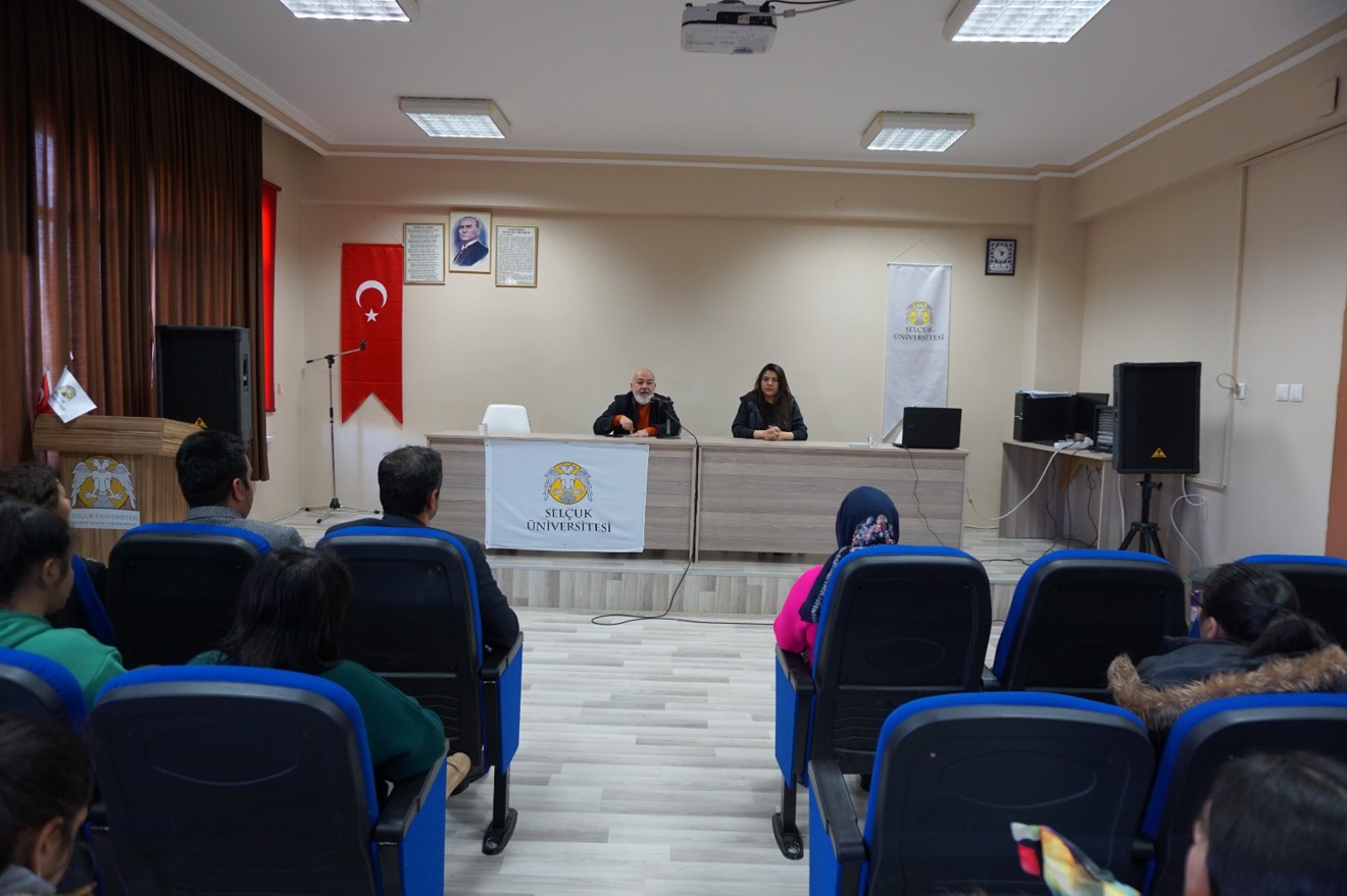 Gazeteci-Yazar Uğur Özteke, “Halkla İlişkiler ve Gazeteciliğin Dünü Bugünü Yarını” Konusunda Konferans Verdi.